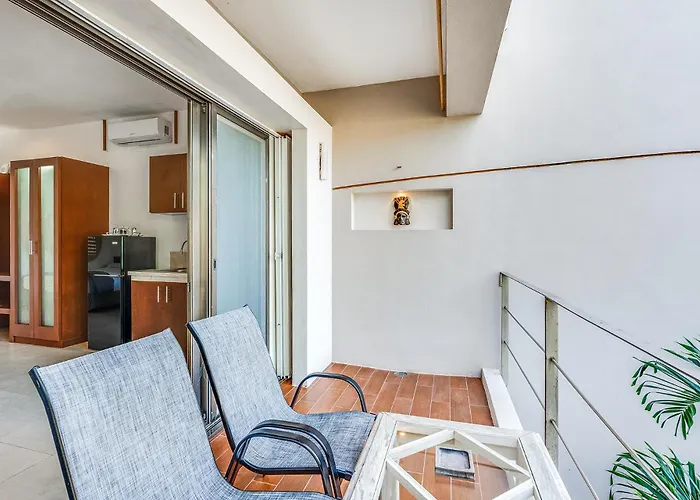 Maia Hotel